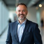 “Ron Klemencic: l’ingegnere che ha rivoluzionato la progettazione dei grattacieli con il sistema SpeedCore”