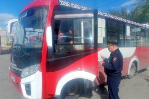 "Raid della sicurezza stradale: 33 autobus non conformi fermati per manutenzione"