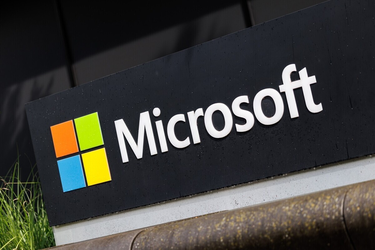 "Microsoft alle prese con interruzioni dei cavi sottomarini nel Mar Rosso: l'impatto sulla connettività globale"