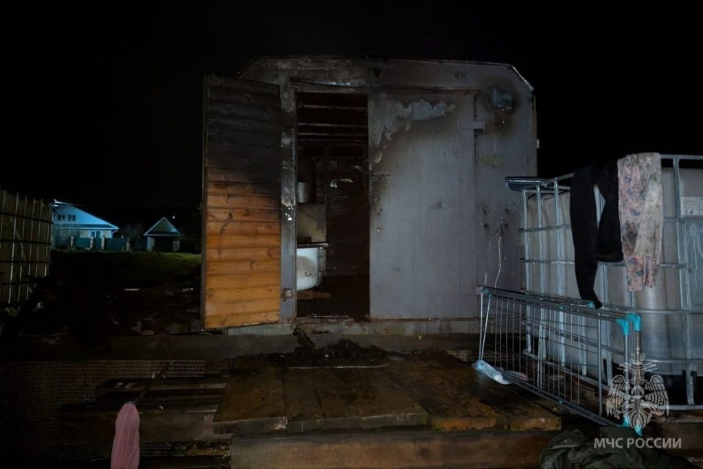 &quot;Incendio domato nel distretto di Zvenigovsky: nessuna vittima ma danni significativi&quot;