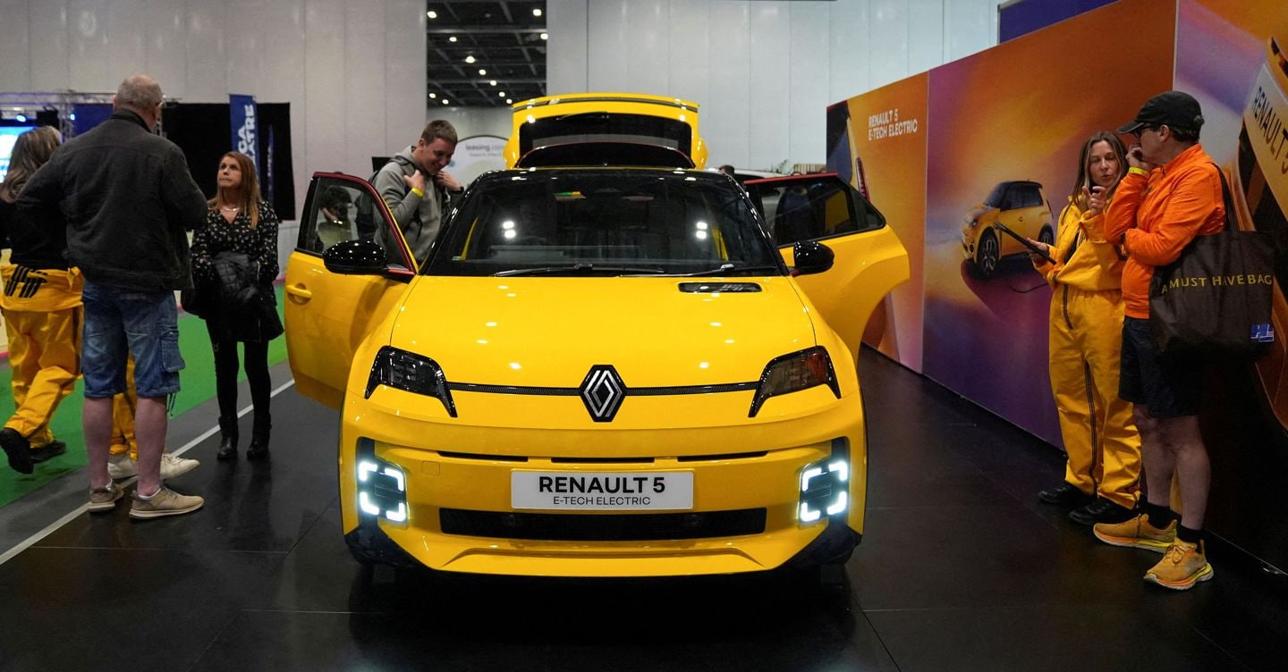 Il Gruppo Renault conferma la sua leadership nel mercato automobilistico con una crescita delle vendite del 1,3% nel primo semestre del 2025: focus su modelli ibridi ed elettrici e innovazione sostenibile.