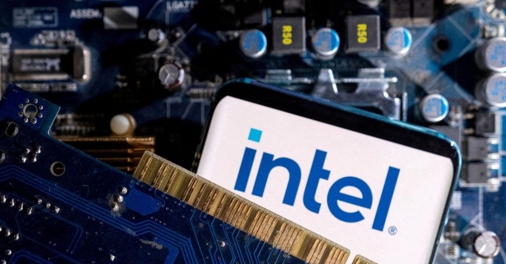 &quot;Trump annuncia: il governo USA acquisisce il 10% delle azioni di Intel per la sicurezza nazionale&quot;