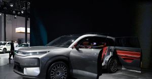 BYD: La sfida dell'auto elettrica tra ostacoli e investimenti