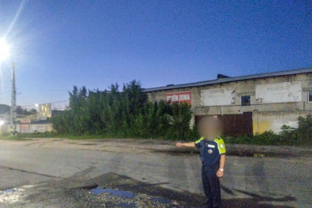 &quot;Autista investe poliziotto e fugge: avviata indagine per identificarlo&quot;