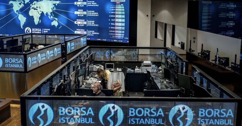 &quot;La Borsa di Istanbul in calo del 4%: destituito il leader dell&#039;opposizione, preoccupazioni tra gli investitori&quot;