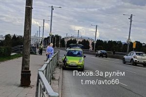 "Incidente sulla Pskovichka: conducente perde il controllo, nessun ferito grave"