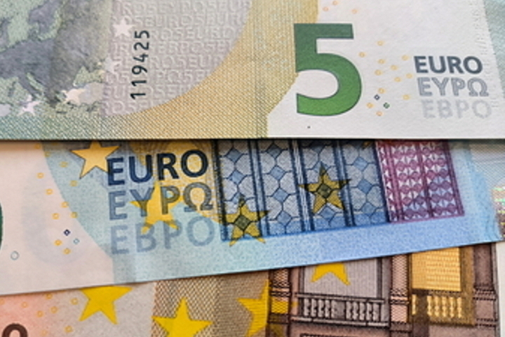 &quot;Insegnante assente per 16 anni: la storia dello scandalo a Wezel, in Germania&quot;