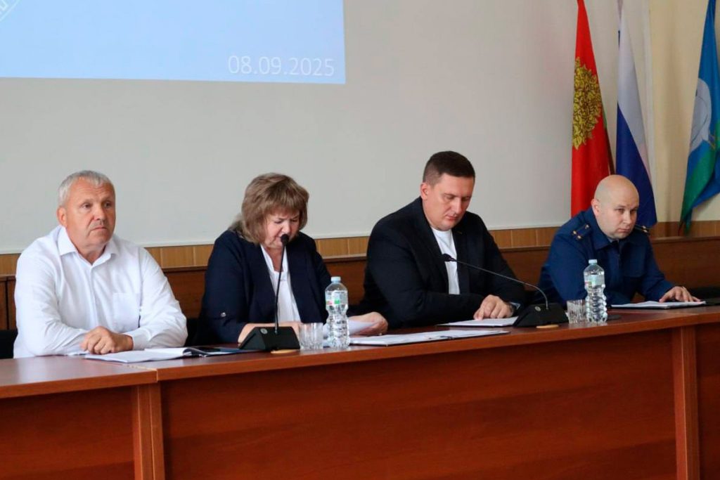 &quot;Conclusa la 71ª sessione straordinaria del Consiglio dei deputati: decisioni per il futuro del distretto di Lebedyansky&quot;