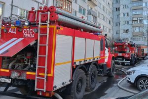 "Vigili del fuoco in azione: la spedizione di soccorso a Penza contro gli incendi"