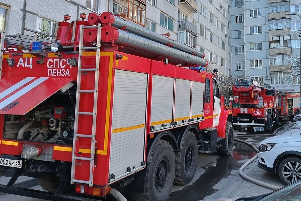 "Vigili del fuoco in azione: la spedizione di soccorso a Penza contro gli incendi"