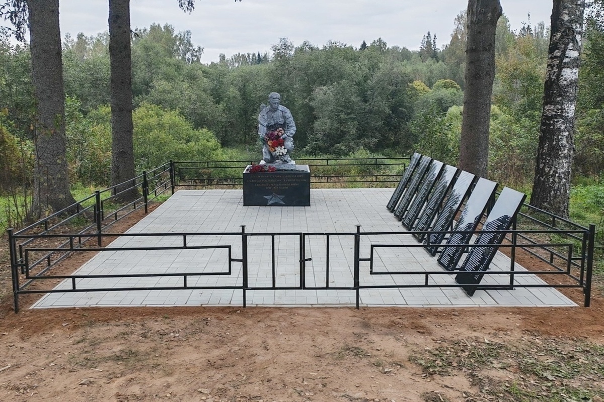 "Restauro del cimitero militare di Khlebniki: preservare la memoria dei soldati caduti nella Seconda Guerra Mondiale nella regione di Tver"