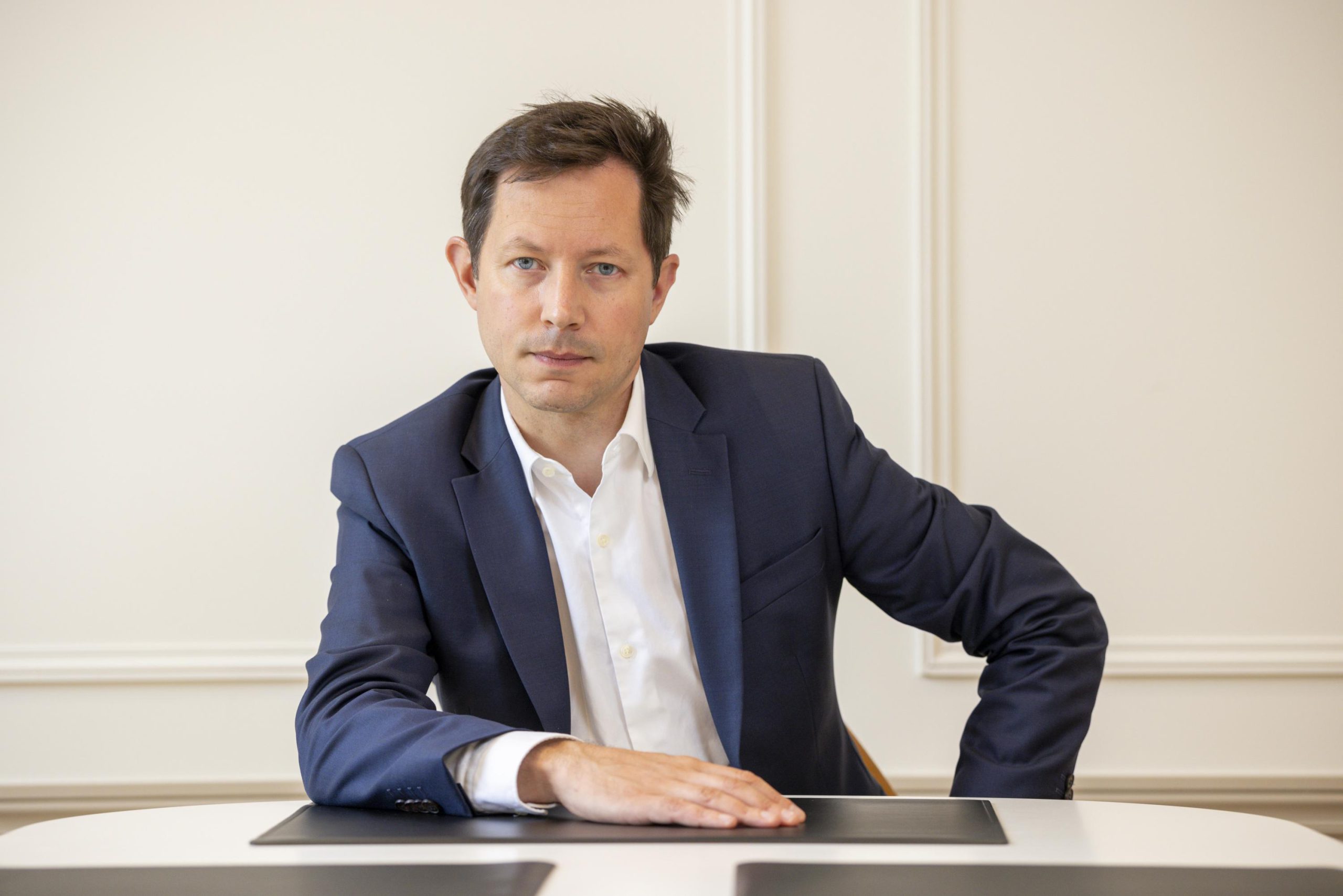 "François-Xavier Bellamy: un governo di sinistra porterebbe la Francia al fallimento"