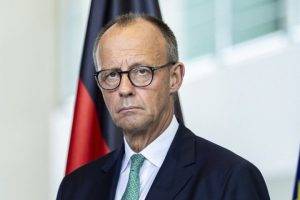 "Emmanuel Macron e il futuro dell'Europa: la ricerca di alternative per rafforzare il ruolo dell'UE"