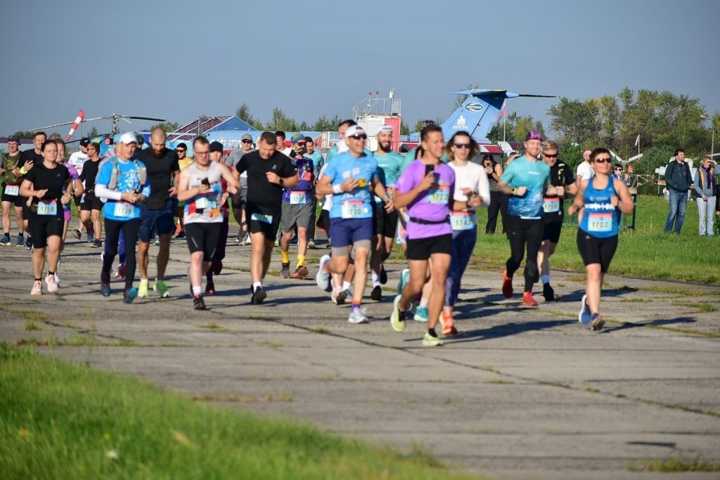 Aerocross a Kaluga: emozionante competizione di volo acrobatico a &quot;Zatyazhny Peak&quot;