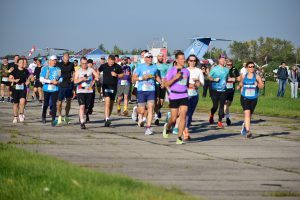 Aerocross a Kaluga: emozionante competizione di volo acrobatico a "Zatyazhny Peak"
