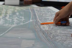 "Ricostruzione della strada per la spiaggia di DagOgnei: preparazione del terreno per garantire accesso sicuro e durabilità"