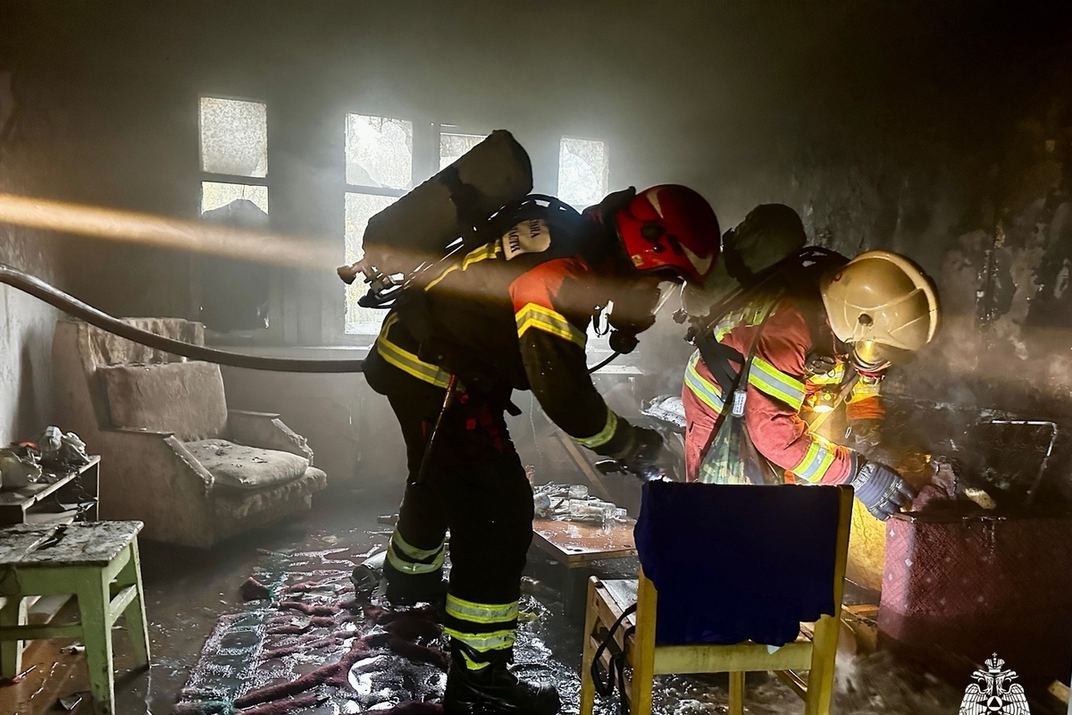 Пожарные инспекторы Мурманска продемонстрировали свои навыки на конкурсе