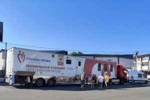 "Krasnodar: Il nuovo centro mobile per la donazione del sangue promuove la solidarietà e salva vite"
