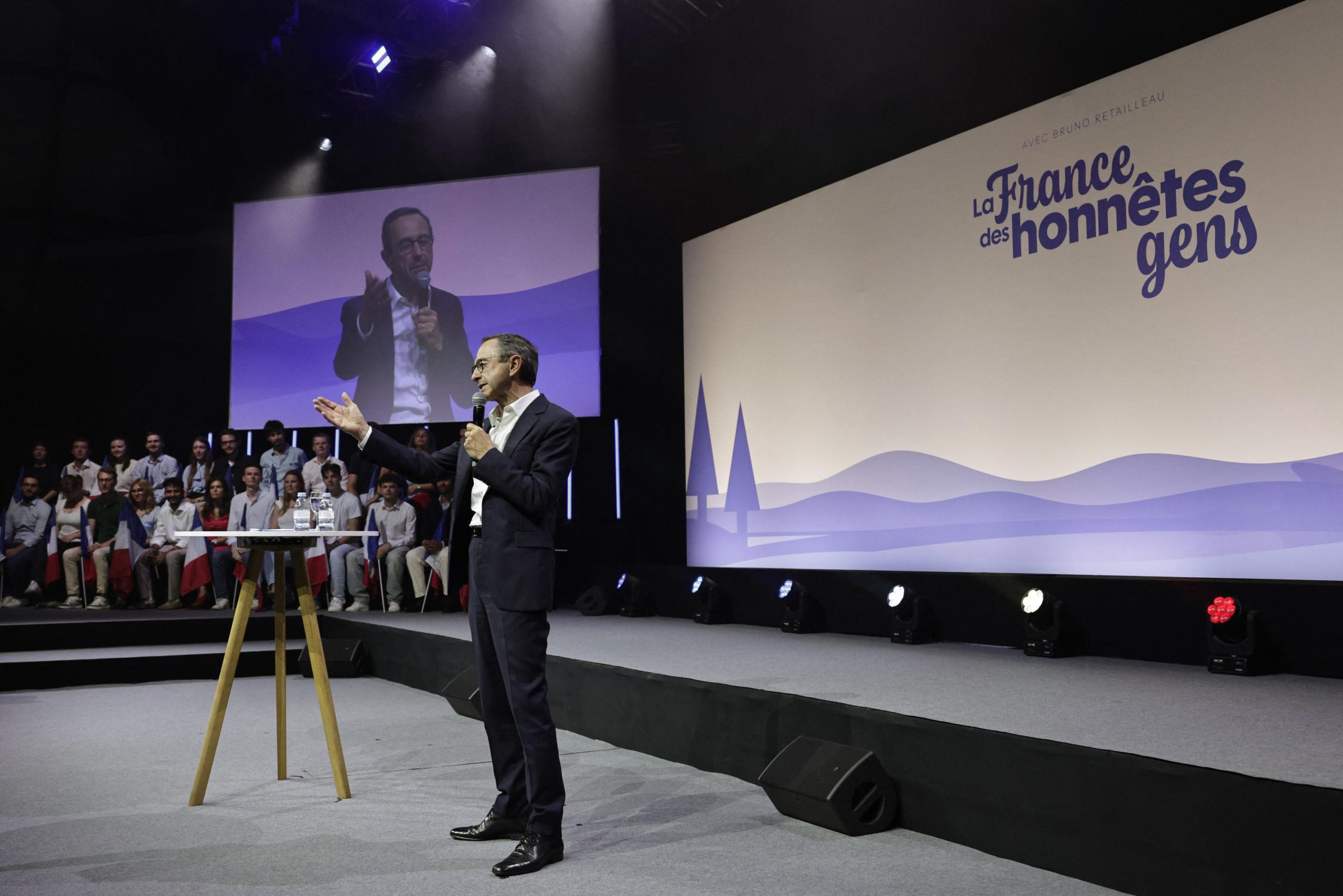 "Retailleau vs Wauquiez: le tensioni nel futuro dei Les Républicains"