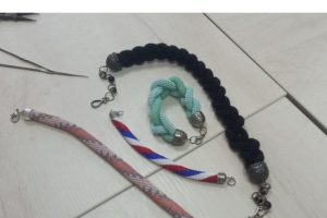 "Scopri l'arte della tessitura di perline al club femminile 'Laboratorio della bellezza' di Orel: un'opportunità di crescita e socializzazione per le donne della comunità locale"