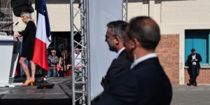 Marine Le Pen rischia l'ineleggibilità: il processo d'appello fissato per il 2026 potrebbe influenzare le elezioni