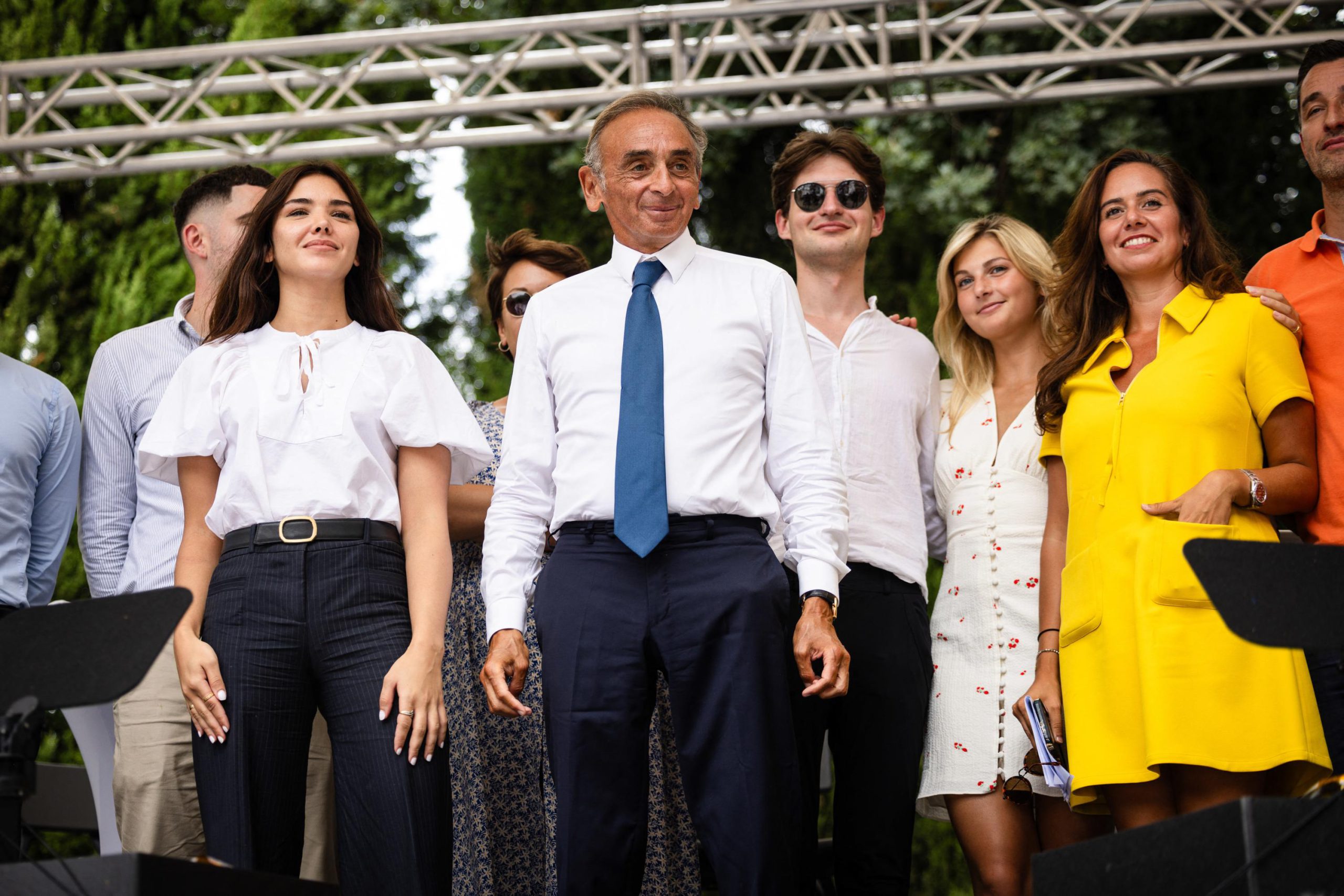 "Reconquête: il nuovo partito nazionalista francese che sfida l'establishment politico"