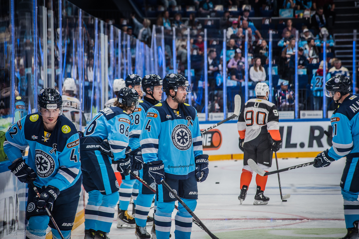 "ХК «Сибирь»: esordio nella KHL e sfida contro "Amur" alla Sibir Ice Arena di Novosibirsk"