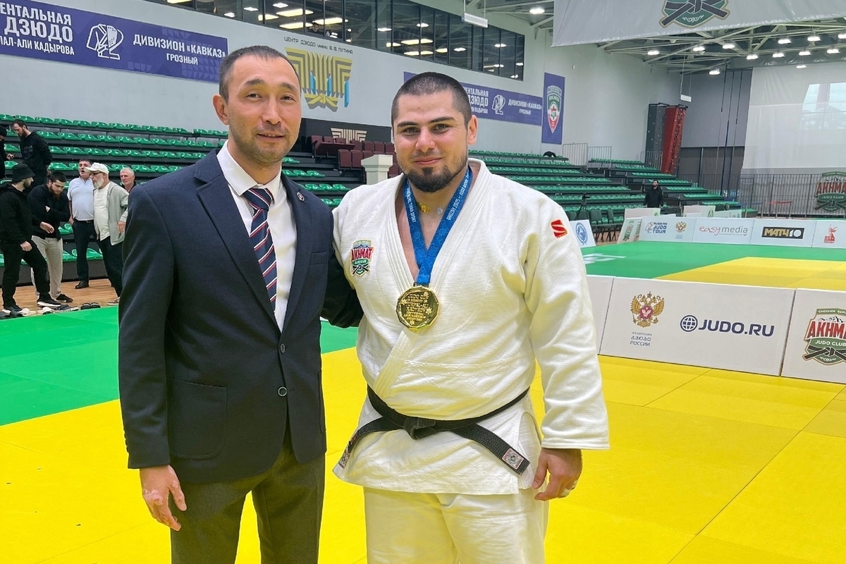 Судья из Калмыкии работал на турнире в Чечне