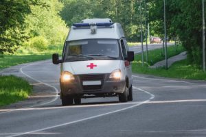 Attacco dei droni ucraini a Klimovo: ferito assistente del macchinista, tensioni tra Russia e Ucraina aumentano