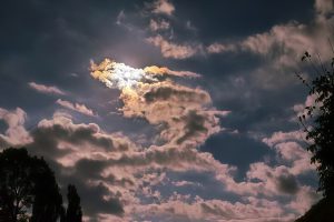 "Misteriosa Luna Rossa a Stavropol: il fenomeno astronomico che ha affascinato la città"