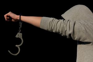 "Truffa online: il caso del residente di Orlovsk che vendeva cemento in modo fraudolento"