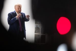 "Trump sottolinea l'importanza del sostegno a Ucraina: dialogo con la Russia e riforme interne"