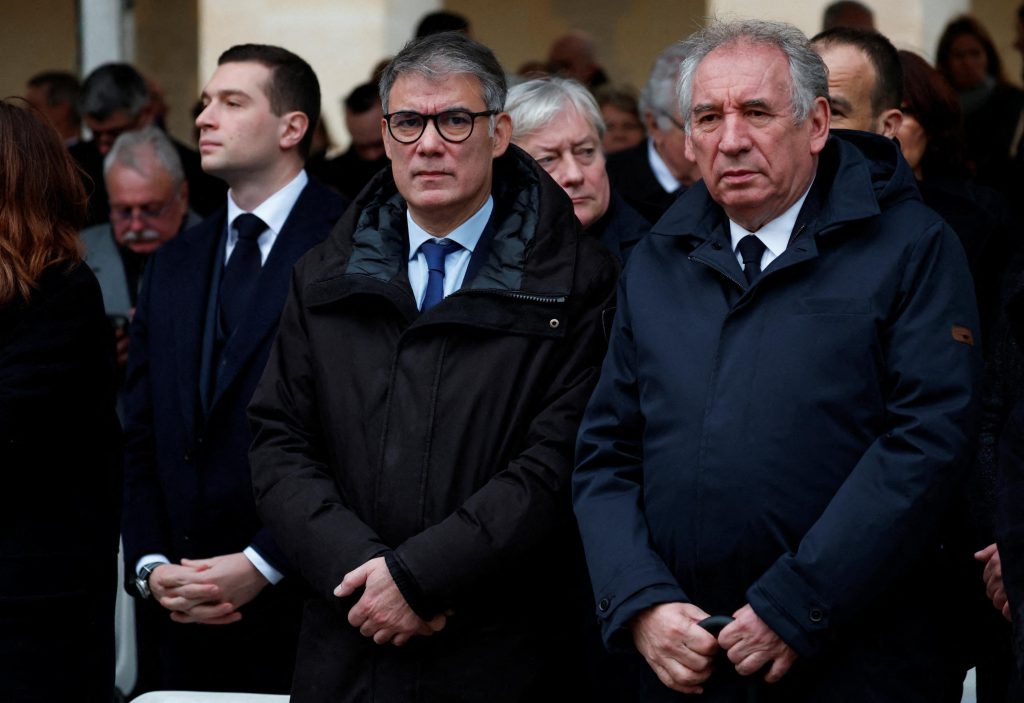 &quot;La sconfitta di François Bayrou con i socialisti: un regalo non meritato&quot; - Le tensioni all&#039;interno della coalizione di governo francese