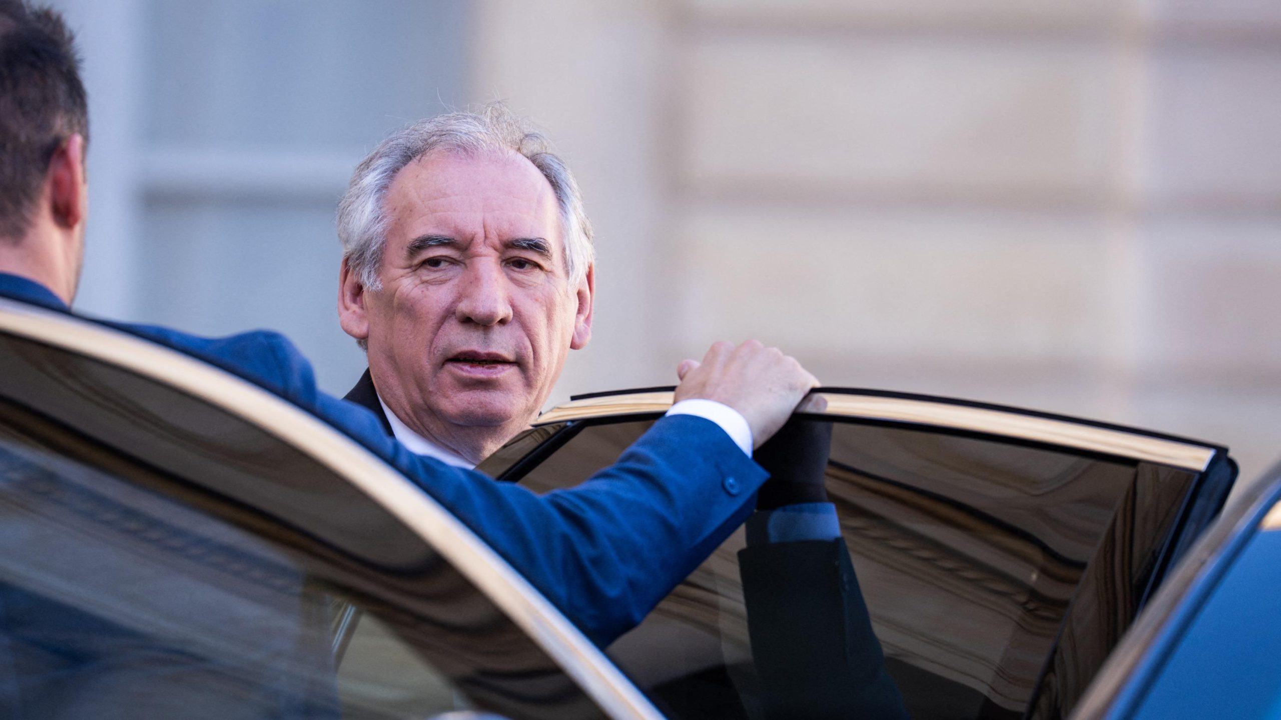 "François Bayrou: il futuro dell'unificatore del centro in Francia in bilico sul voto di fiducia"