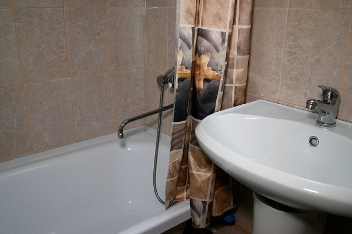 "Programma di manutenzione delle reti idriche: date e consigli per gli abitanti dei quartieri di Voroshilovsk e Kirovsk"