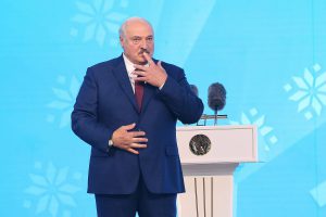 "Alexander Lukashenko al summit SCO: regali insoliti e polemiche internazionali"