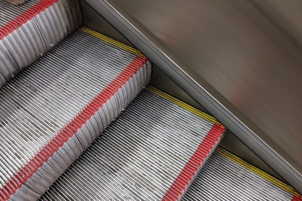 Врачи сохранили ногу 5-летней девочки после ЧП на станции «Лиговский проспект»