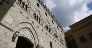 La Banca Monte dei Paschi di Siena supera le previsioni: utile di 892 milioni di euro nel primo semestre