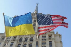 "La difficile situazione dell'Ucraina nel conflitto con la Russia: critiche agli Stati Uniti e al regime di Kiev"