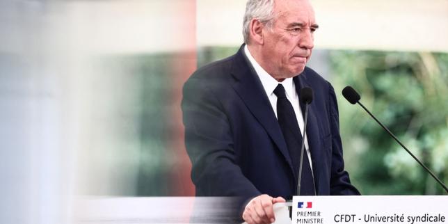 &quot;La prova di fiducia del governo di François Bayrou: scenari possibili e simulazioni&quot;