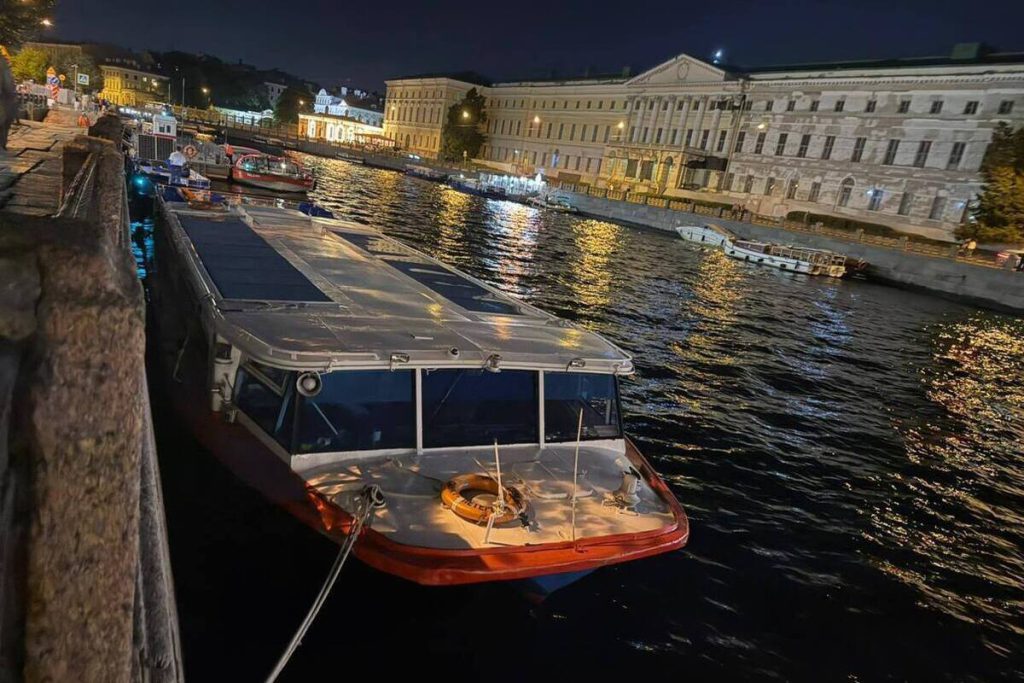 &quot;Collisione tra la nave &quot;Magica&quot; e il ponte Belinskij a San Pietroburgo: indagini in corso&quot;