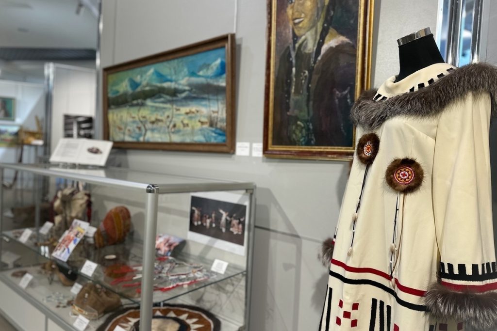 &quot;Ora culturale al centro Tenishev: un&#039;immersione nell&#039;arte e nella cultura contemporanea&quot;