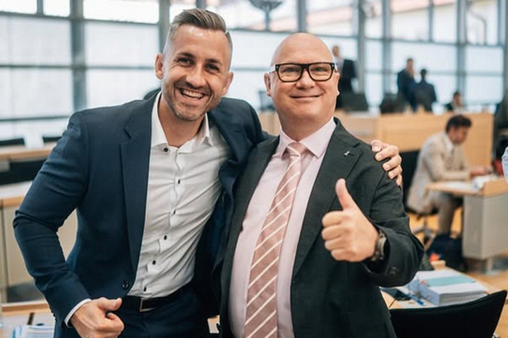 "TikTok in Germania: la piattaforma che sta conquistando i giovani e suscitando dibattiti sulla sicurezza dei dati"