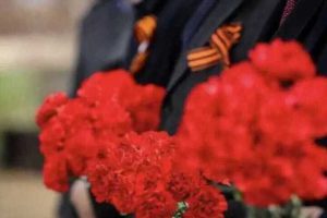 "Memoria e onore: la cerimonia di commemorazione dei soldati sovietici prigionieri di guerra in Germania"