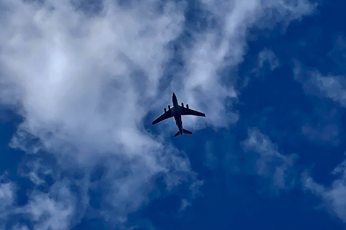 Два самолета из Петербурга не смогли сесть в Геленджике из-за бури