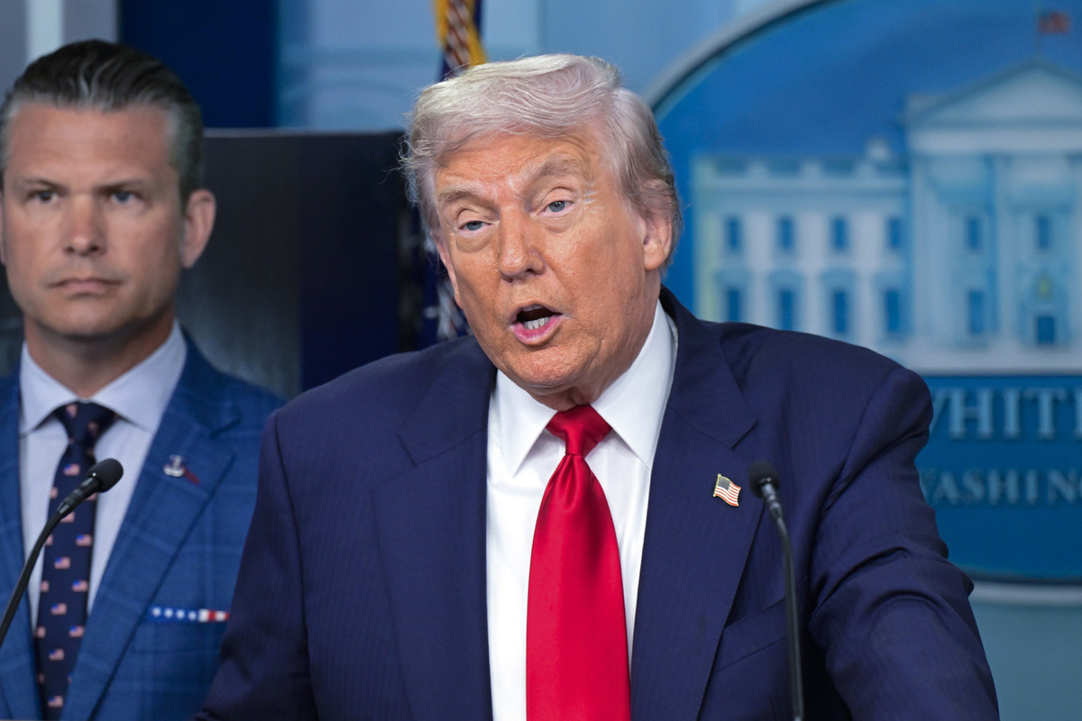 Трамп проводит встречу с Зеленским