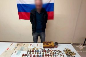 "Identificato e condannato il colpevole del furto delle medaglie di un veterano della Seconda Guerra Mondiale in Ucraina: un atto di mancanza di rispetto verso chi ha combattuto per la libertà"