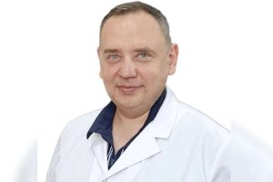 "Evgeny Chvikalov: il chirurgo specializzato in ecografia invasiva premiato come Medico Meritevole della Federazione Russa"
