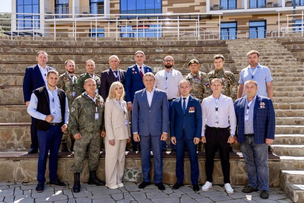 &quot;Unione e condivisione: l&#039;incontro tra il responsabile dell&#039;apiario e la Comunità delle Apiari in Russia&quot;