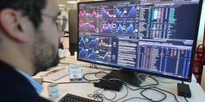 "La sfida del debito pubblico in Francia: rischi e opportunità per l'economia europea"